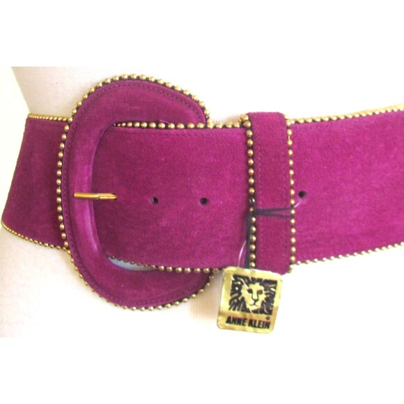 DESIGNER ANNE KLEIN PURPLE SUEDED GOLD TRIM LARGE BUCKLE 2 1/2\